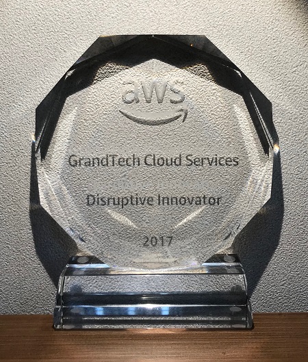 AWS Disruptive Innovator獎座