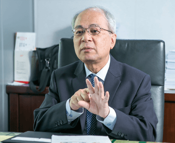 彰化銀行資訊處處長陳顯龍表示，萬事起頭難，但得先嘗試，第一次不見得做得好，就算失敗也能汲取經驗，下次就可調校得更棒。攝影／洪政偉